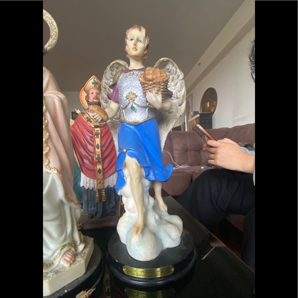 Collection of  angels and saints statues - vintage, antique, and modern - Picture 8 of 15